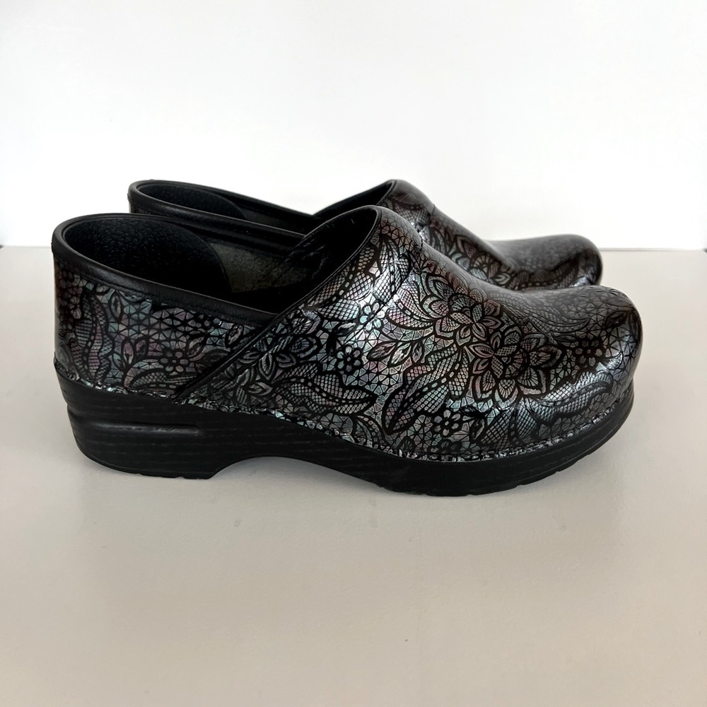 Dansko Women's Professional Clogs Henna Floral Patent Leather, sz 38 - Picture 3 of 10